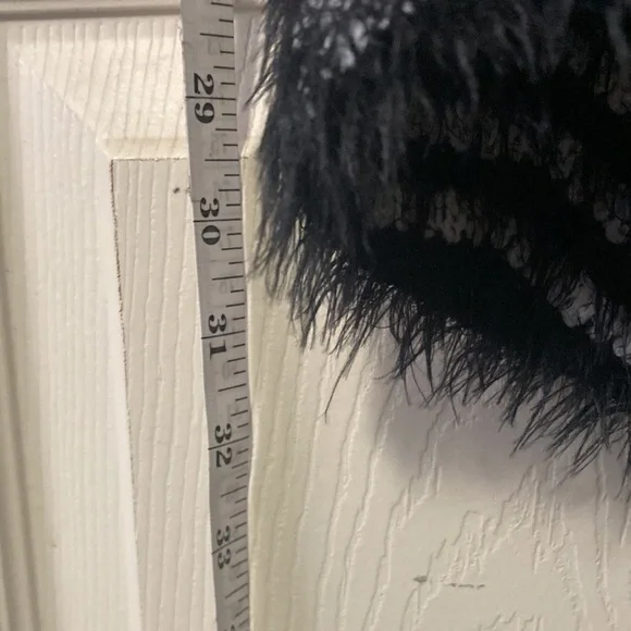 Chelsea and Theodore sweater vest drape collar - Picture 5 of 7